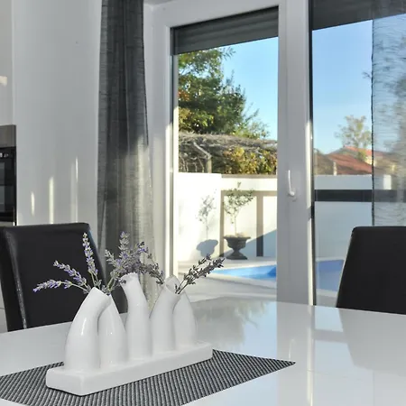 Ledinko Villa Privlaka (Zadar)