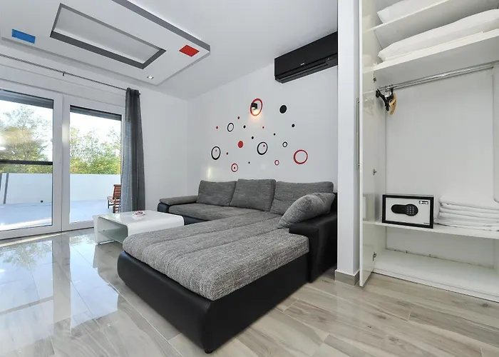 Ledinko Villa *