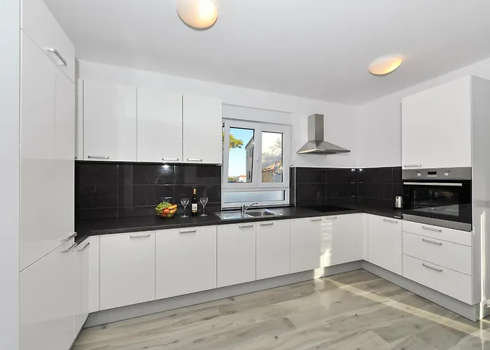 Ledinko * Привлака